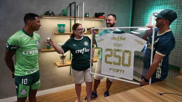 Palmeiras Treina e Rony Recebe Homenagem pelos 250 Jogos no Clube.