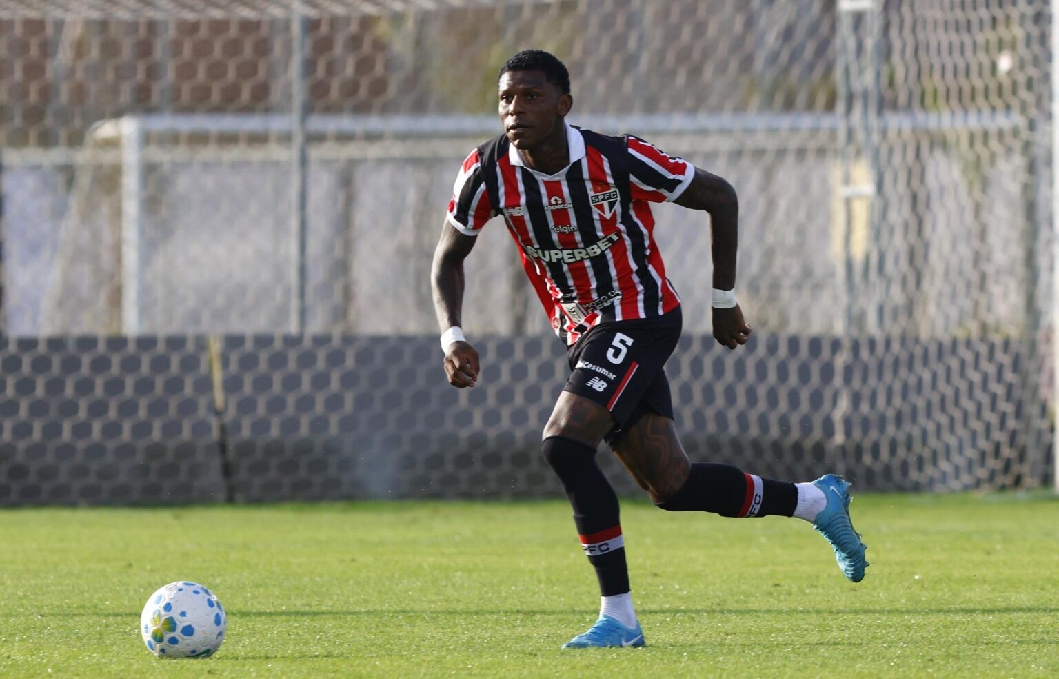 São Paulo empata sem gols com o Bragantino em jogo-treino