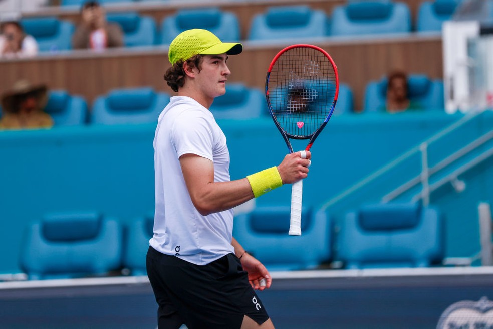 João Fonseca vence Ugo Humbert e avança à terceira fase no Miami Open — Foto: Chris Arjoon/Icon Sportswire via Getty Image