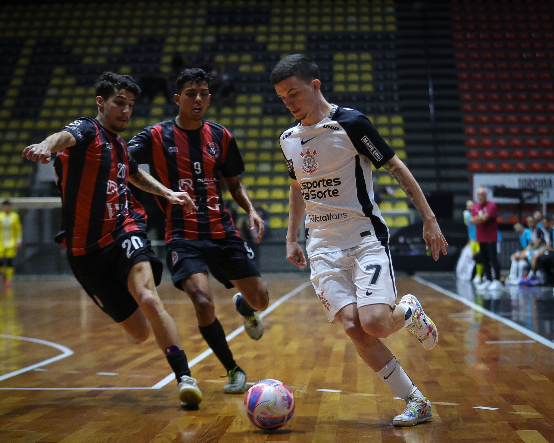 Corinthians brilha e amplia invencibilidade no Paulistão de Futsal