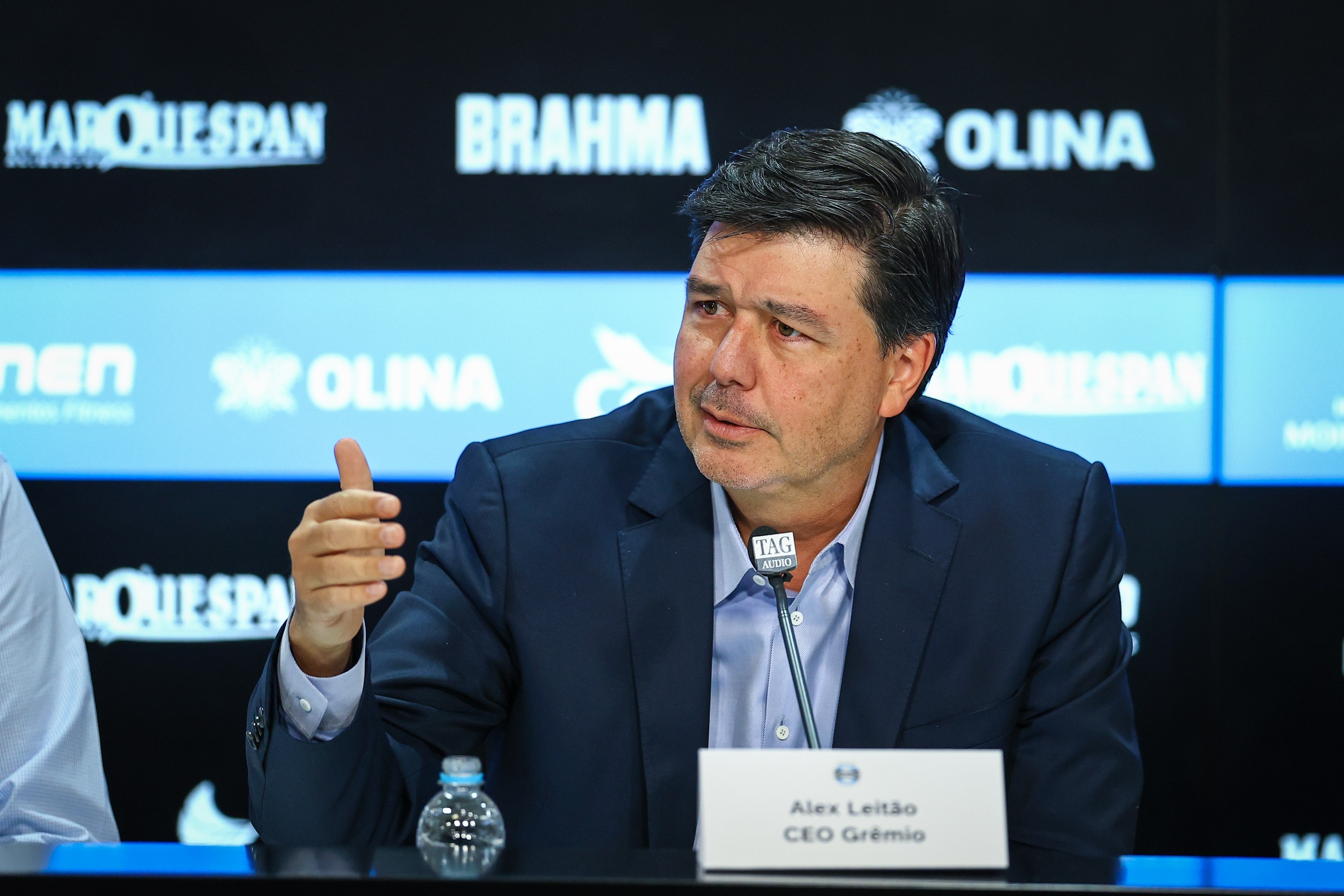 CEO do Grêmio é suspenso pelo STJD por chamar Botafogo de "time de picaretas"