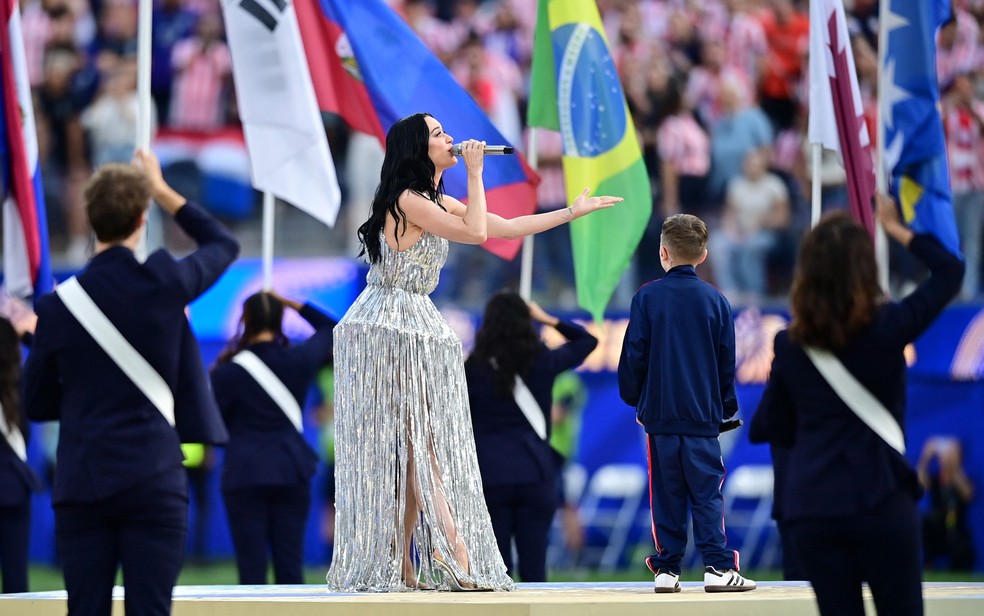 Katy Perry na abertura da Copa do Mundo 2026 — Foto: Reuters/Gary Vasquez