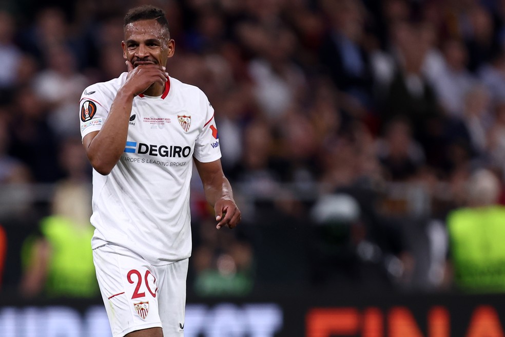 Fernando é tricampeão da Liga Europa, dois títulos pelo Sevilla e um pelo Porto — Foto: Sportinfoto/DeFodi Images via Getty Images