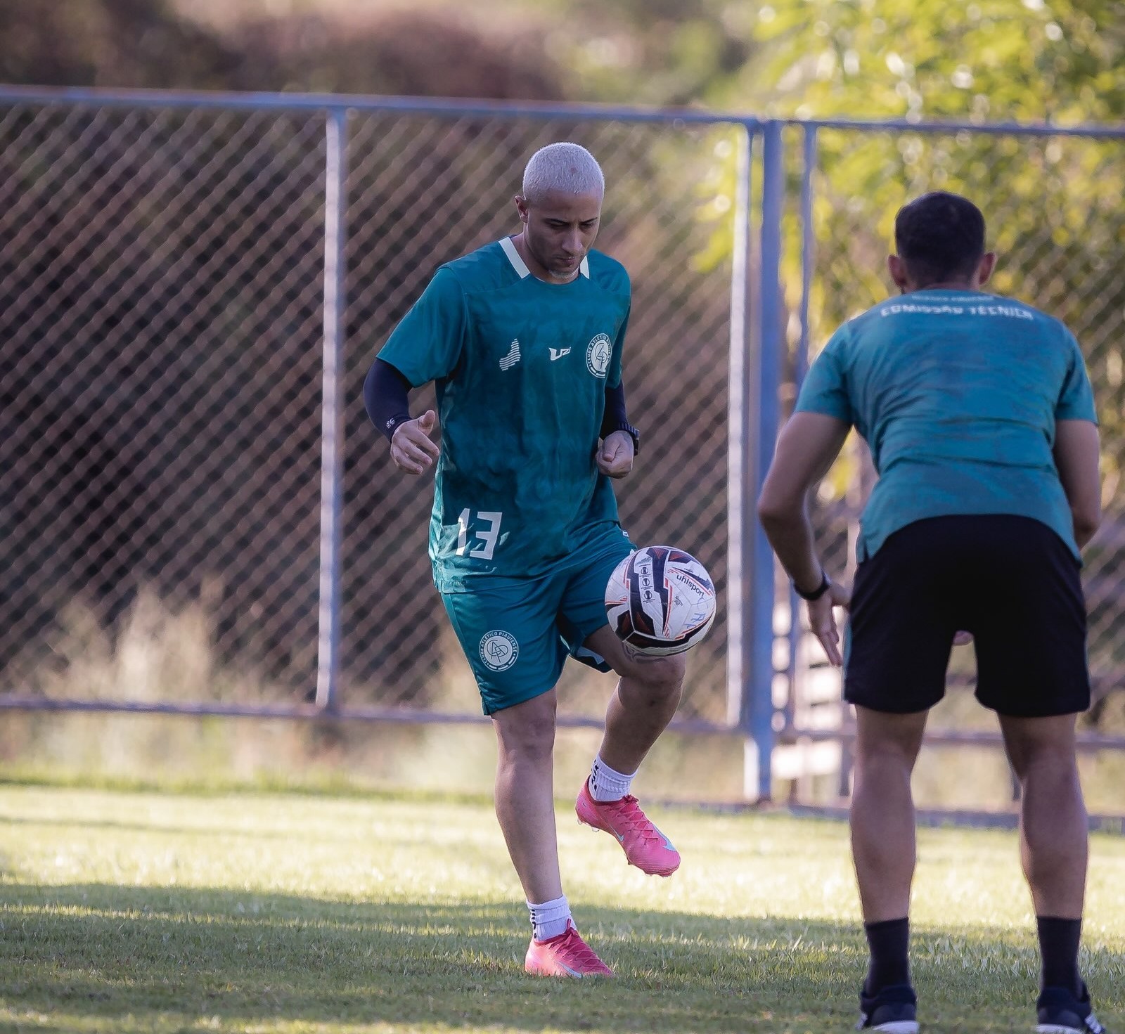 Atacante Ronaldy inicia trabalho de transição física no Atlético-PI após grave lesão no joelho