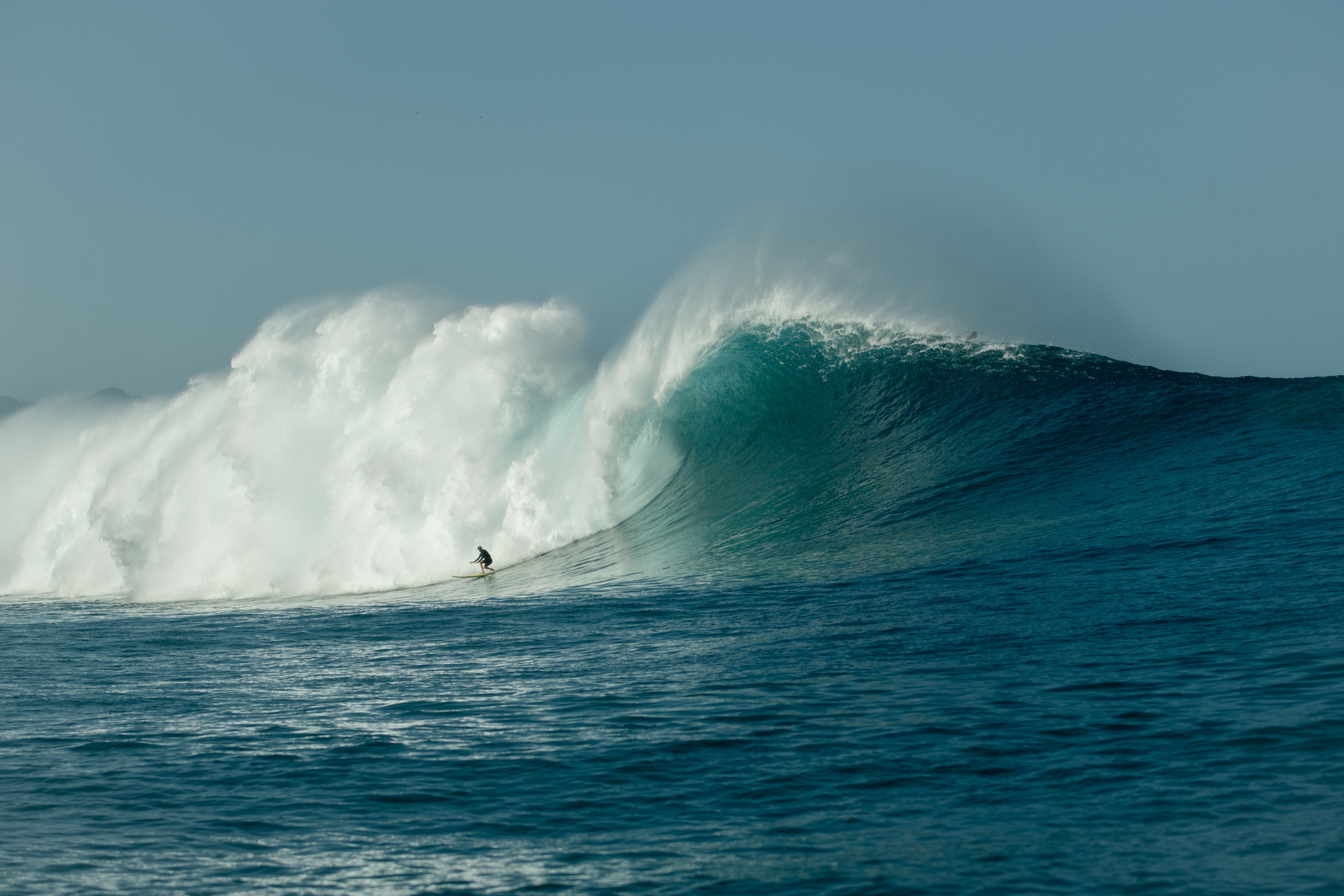 Australiana entra no Guiness pela maior onda surfada por uma mulher; veja o vídeo
