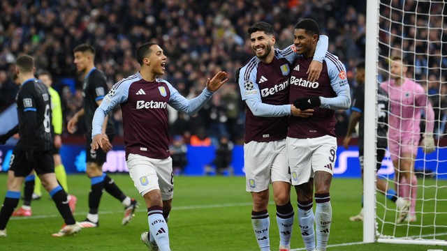 Asensio e Rashford comemoram gol do Aston Villa na Champions