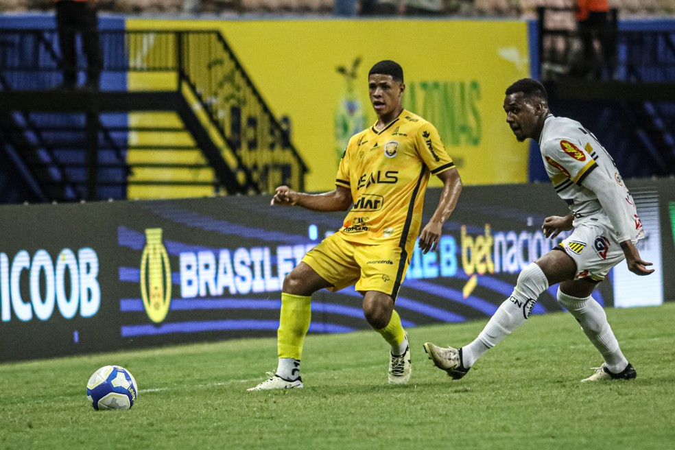 Cauan Barros em campo contra o Novorizontino &mdash; Foto: Jo&atilde;o Normando/AMFC