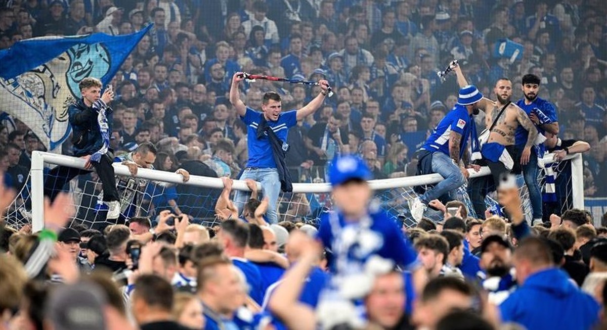 É oficial! Campeonato Alemão volta em 16 de maio, sábado, com 6 jogos e o  superclássico Dortmund x Schalke - Alemanha Futebol Clube
