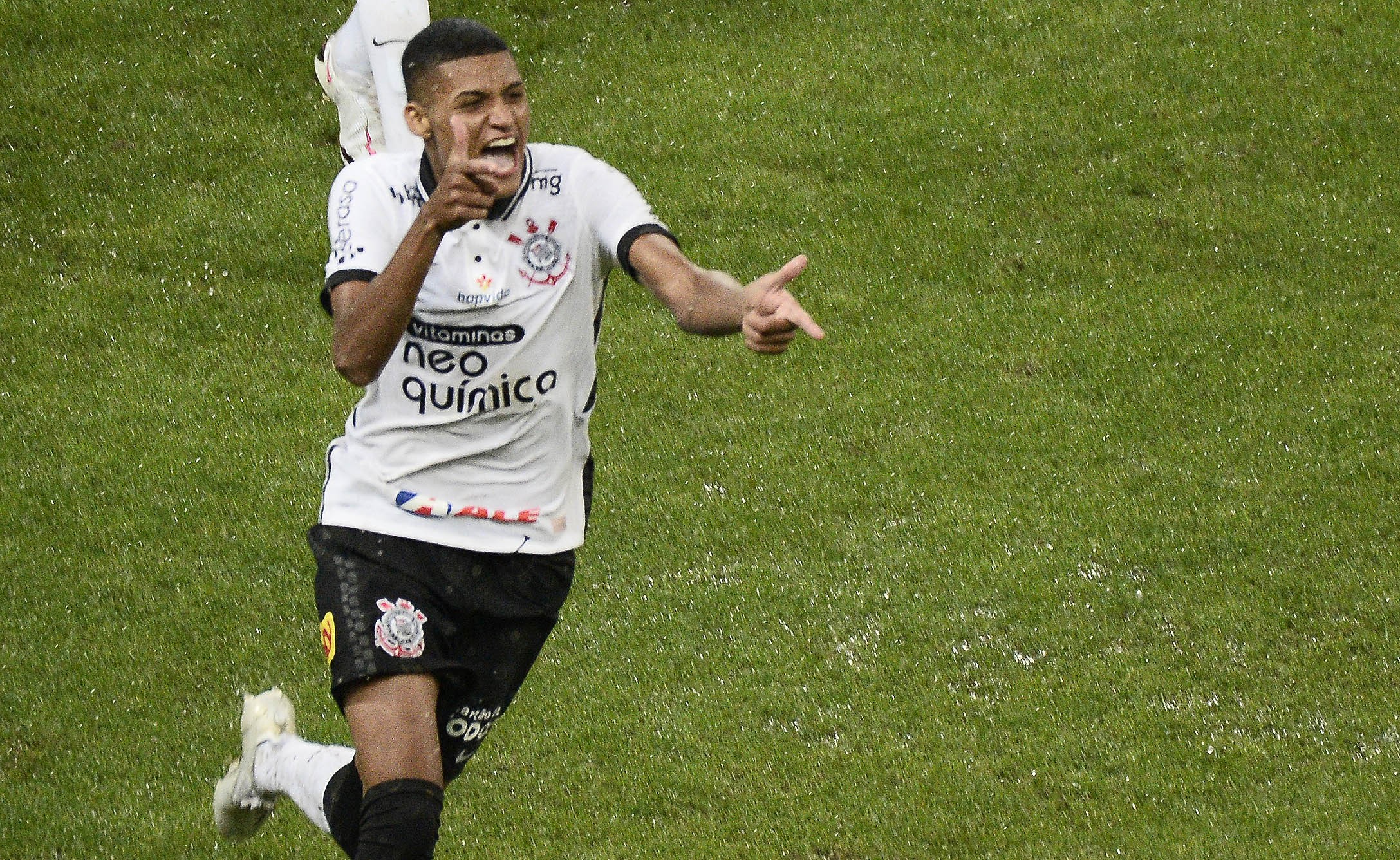 Ex-promessa do Corinthians reforça Retrô na Série C após passagem discreta no clube.