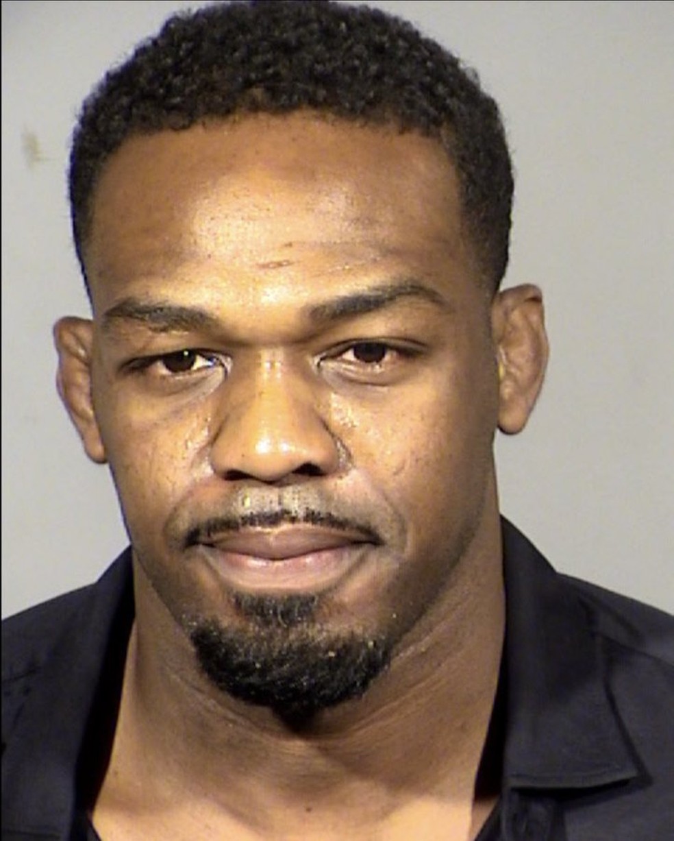 Foto do fichamento de Jon Jones ao ser preso em Las Vegas em 2021, acusado de violência doméstica — Foto: Reprodução