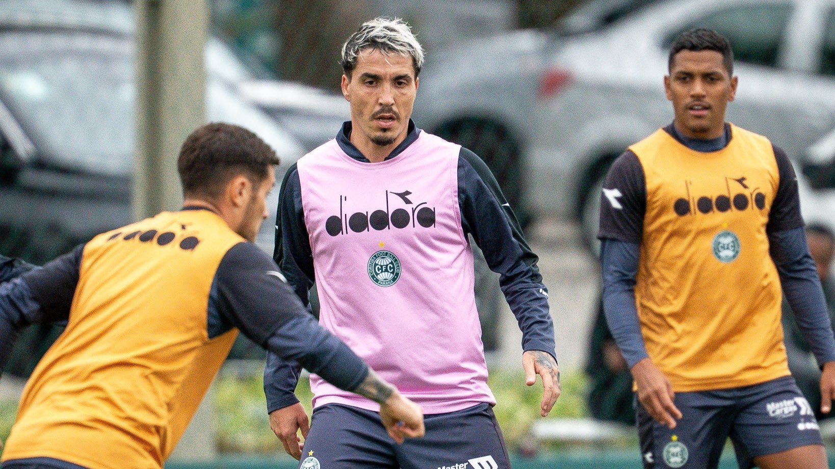 Jogadores do Coritiba em treino antes do jogo contra o Fluminense