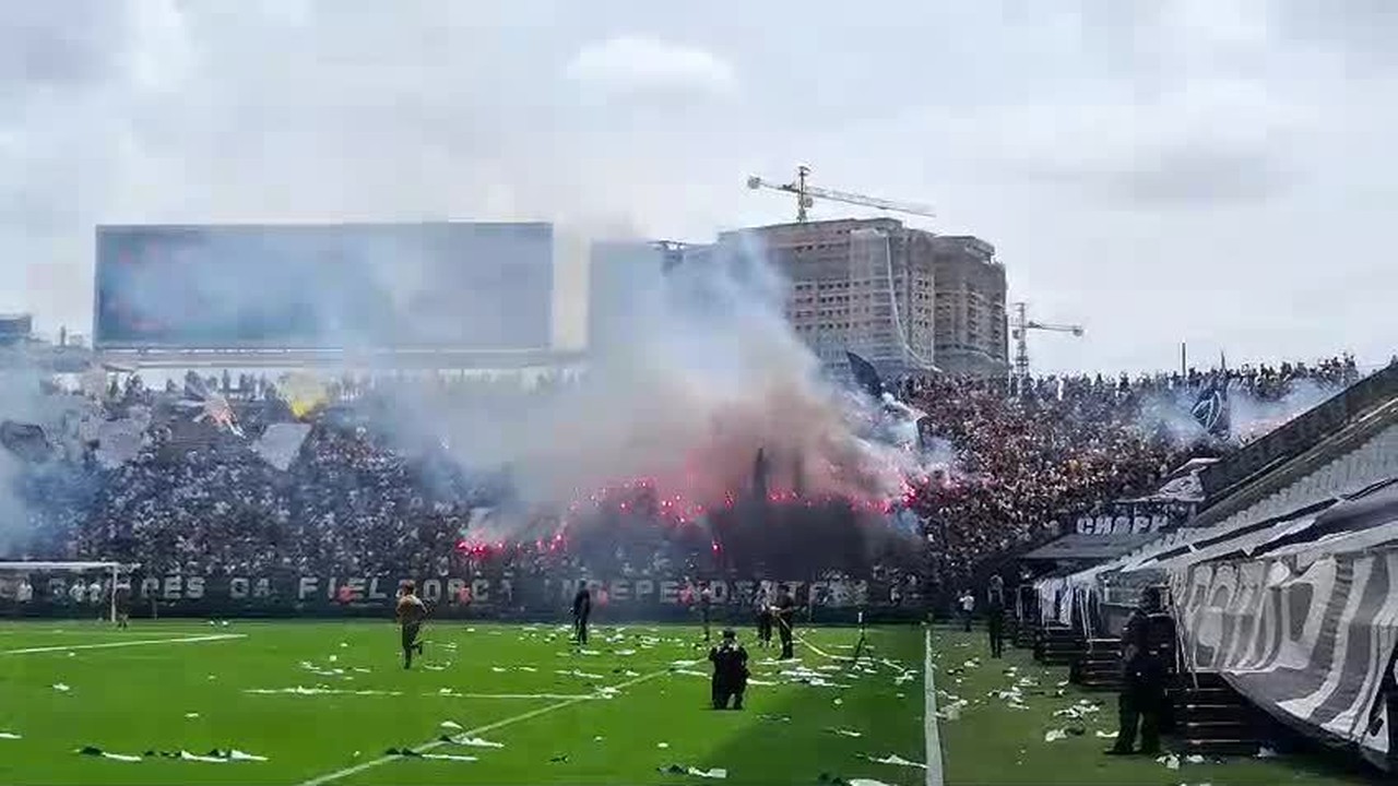 Veja a festa da torcida do Corinthians durante o treino abertocomo ganhar sempre em apostas esportivasItaquera