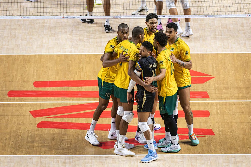 Seleção brasileira masculina de vôlei na VNL — Foto: divulgação/Volleyball World