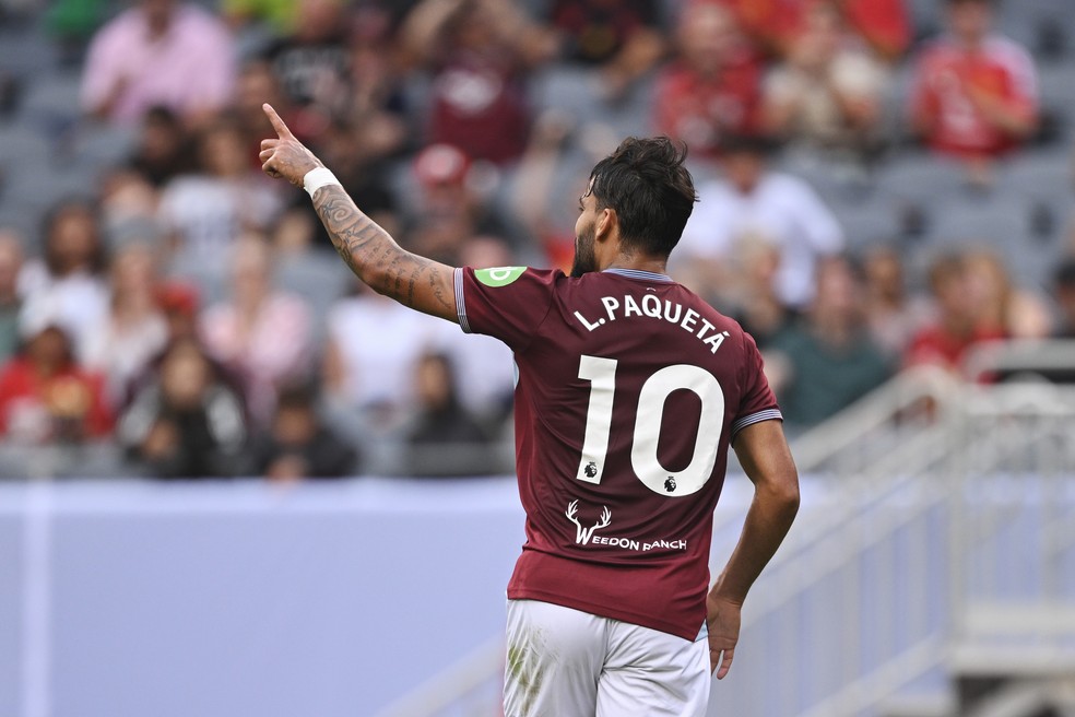 Paquet comemora gol no amistoso entre West Ham e Everton  Foto: Daniel Bartel - Premier League/Getty Images