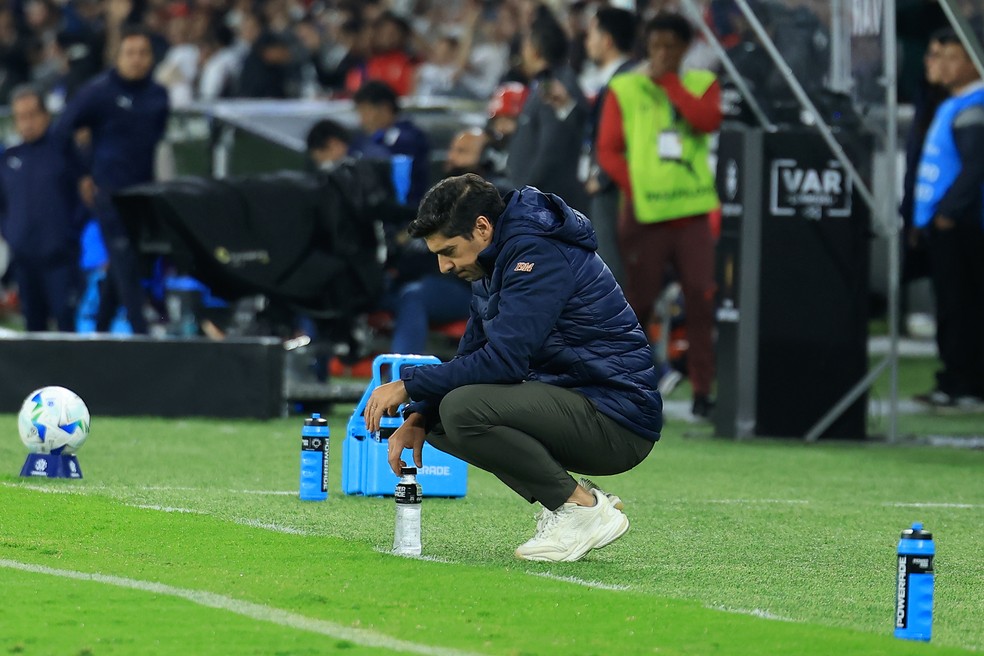 Abel Ferreira em LDU x Palmeiras — Foto: Franklin Jacome/Getty Images