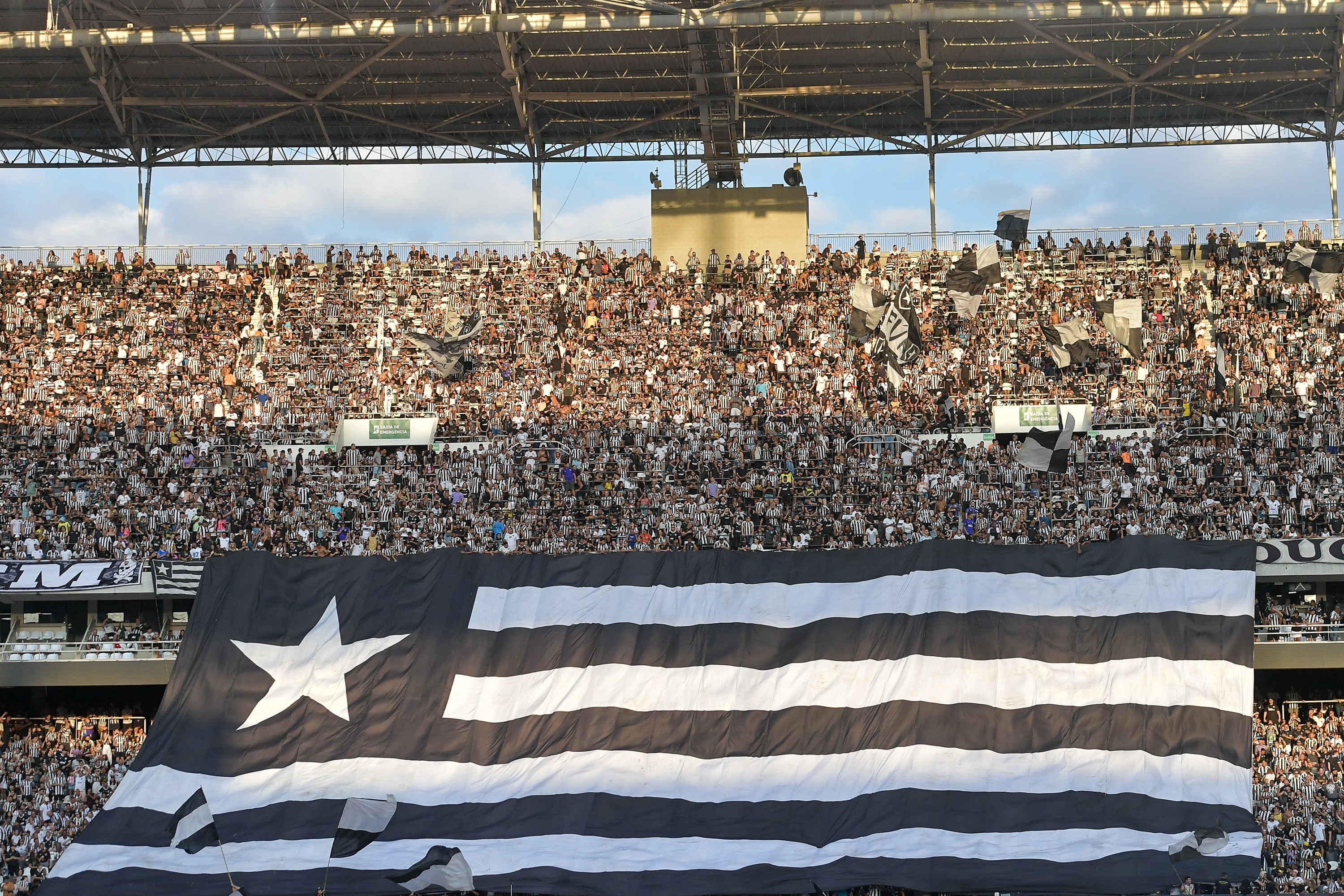 Botafogo faz último jogo no Nilton Santos antes de pausa para Copa e só voltará ao estádio em julho
