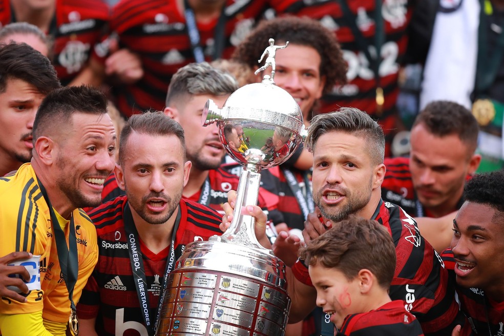 Nenhum jogador do elenco era nascido na última final do Flamengo na  Libertadores