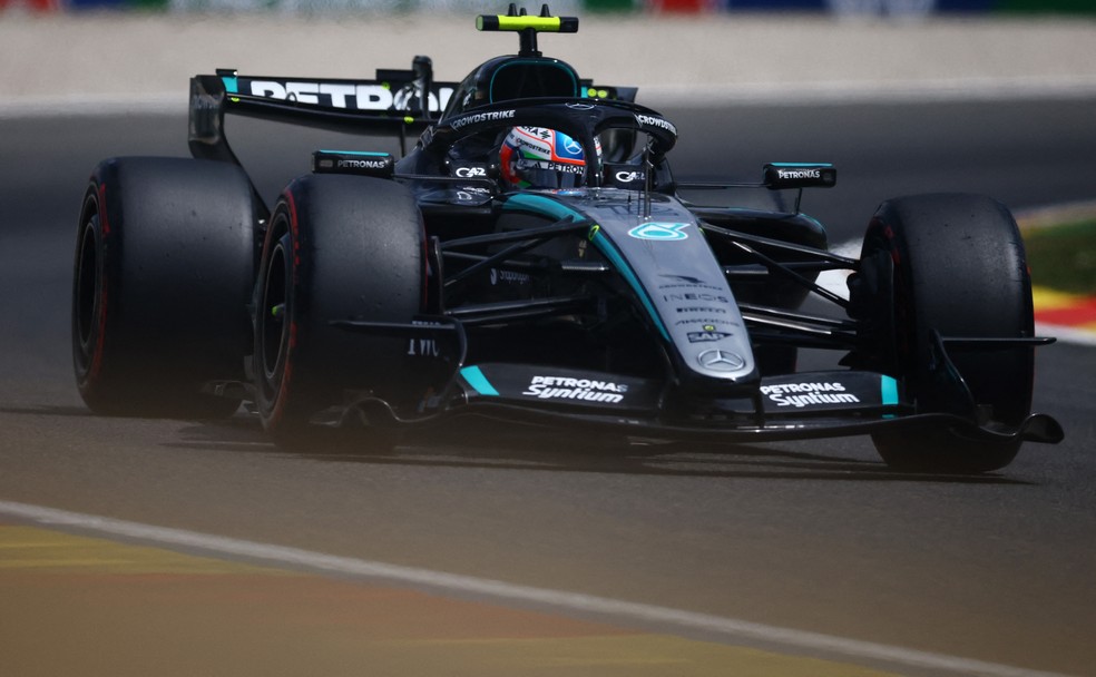Kimi Antonelli no terceiro treino livre para o GP da Bélgica — Foto: Sarah Meyssonier/Reuters