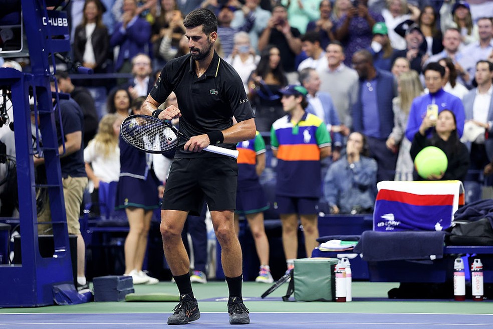 Com dança para a filha, Djokovic supera Fritz e reencontra Alcaraz na semifinal do US Open; veja vídeo