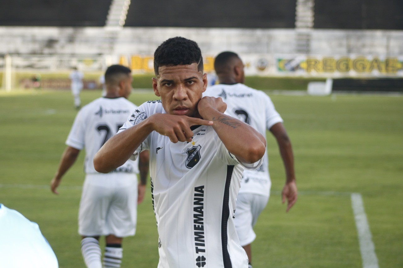 Kesley comemora gol e fim do jejum do ABC na Série D | Ge