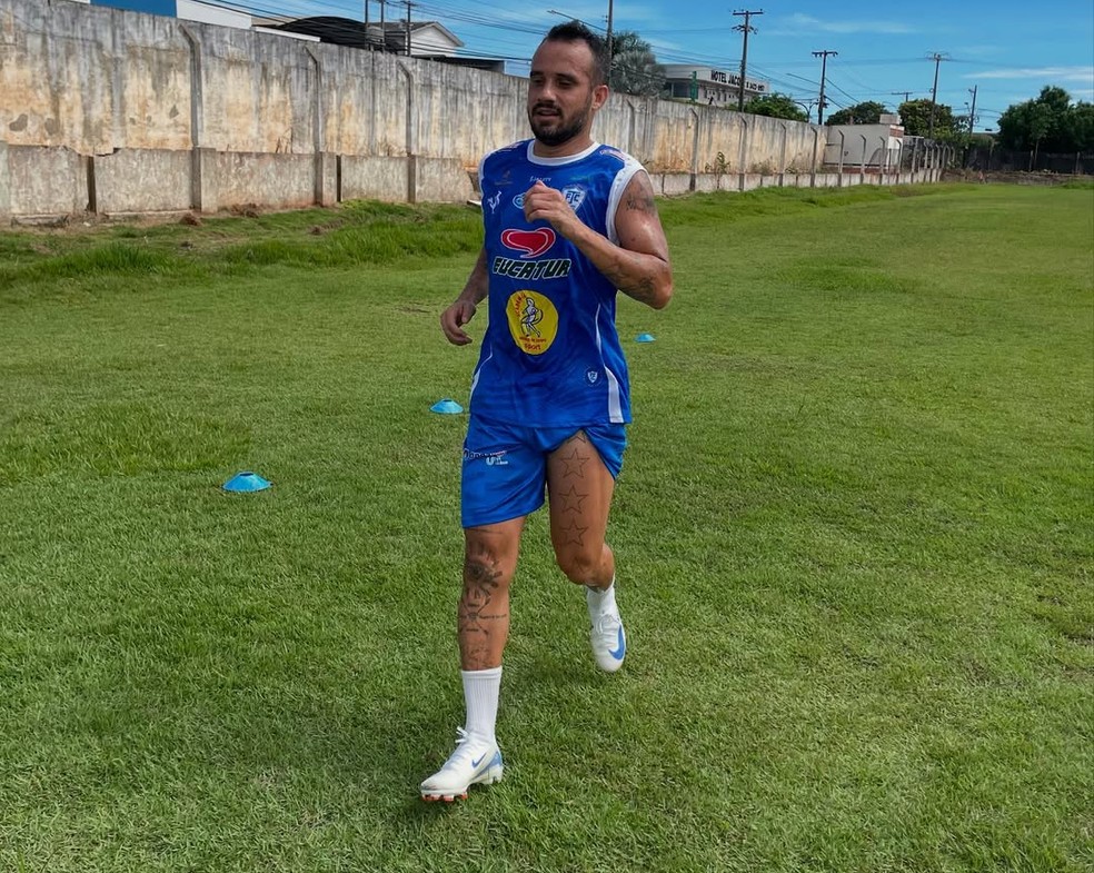 Maikon Leite em atividade pelo Ji-Paraná — Foto: Divulgação