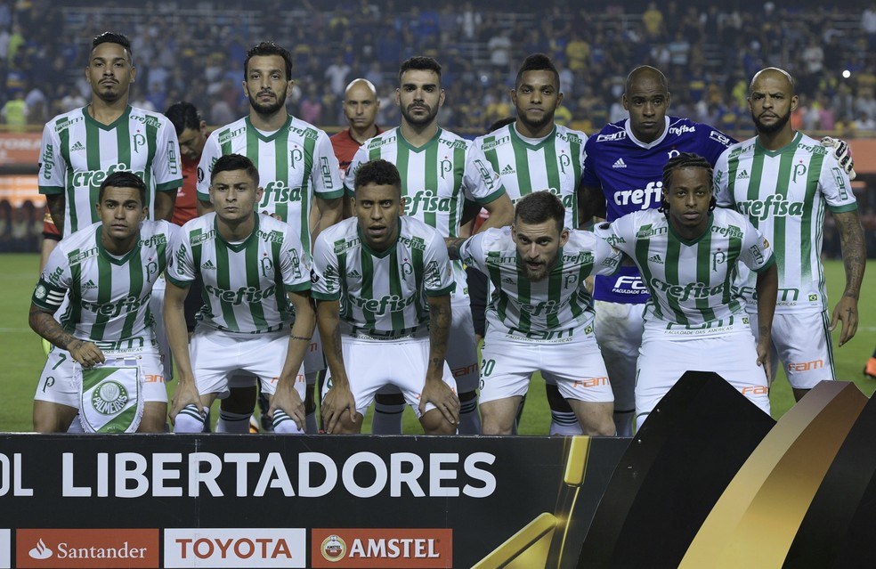 Time do Palmeiras na vitória contra o Boca na Bombonera em 2018  — Foto: Juan Mabromata / AFP