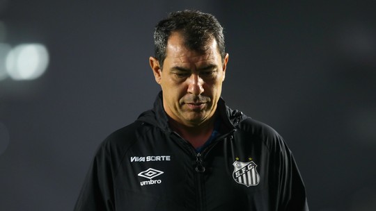 Carille aceita sugestão e ganha semanajogo de apostarespiro no Santos