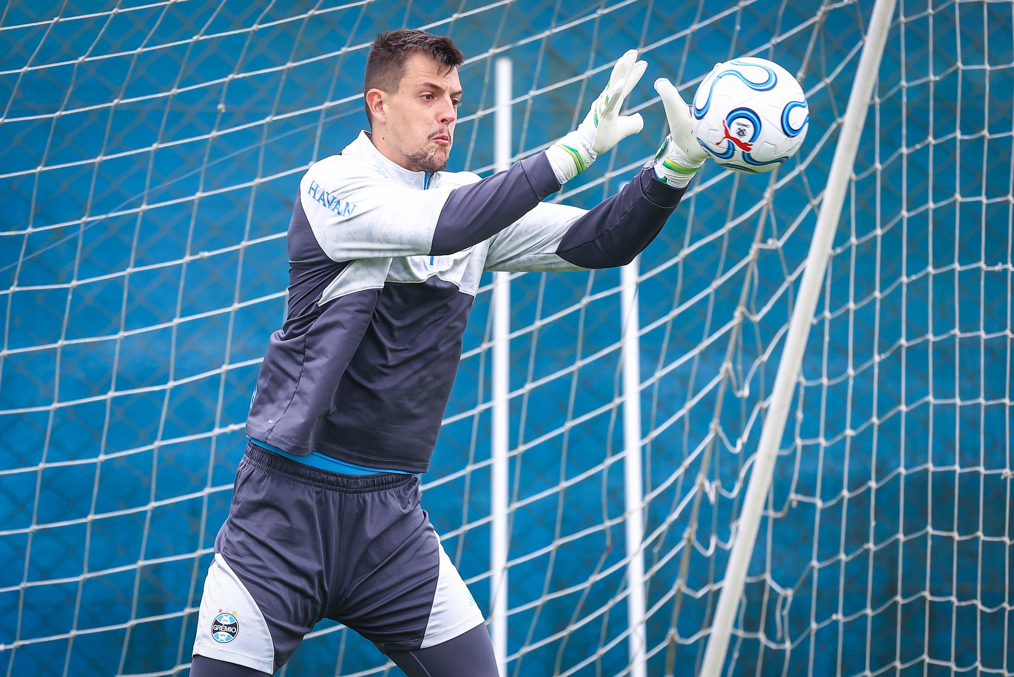 Cria do Grêmio, goleiro Thiago Beltrame pode estrear como profissional | Ge