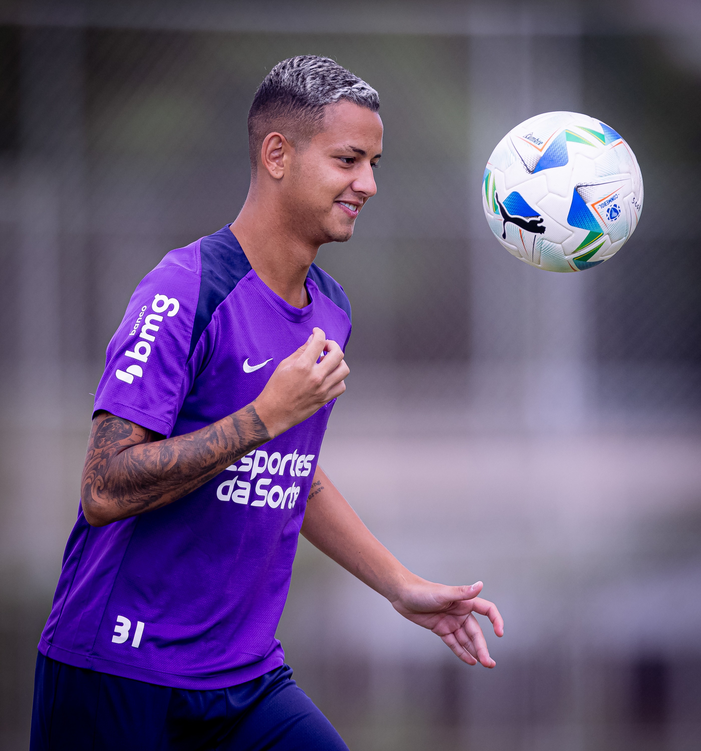 Kayke surpreende Dorival nos treinos e pode aparecer em lista de relacionados do Corinthians 