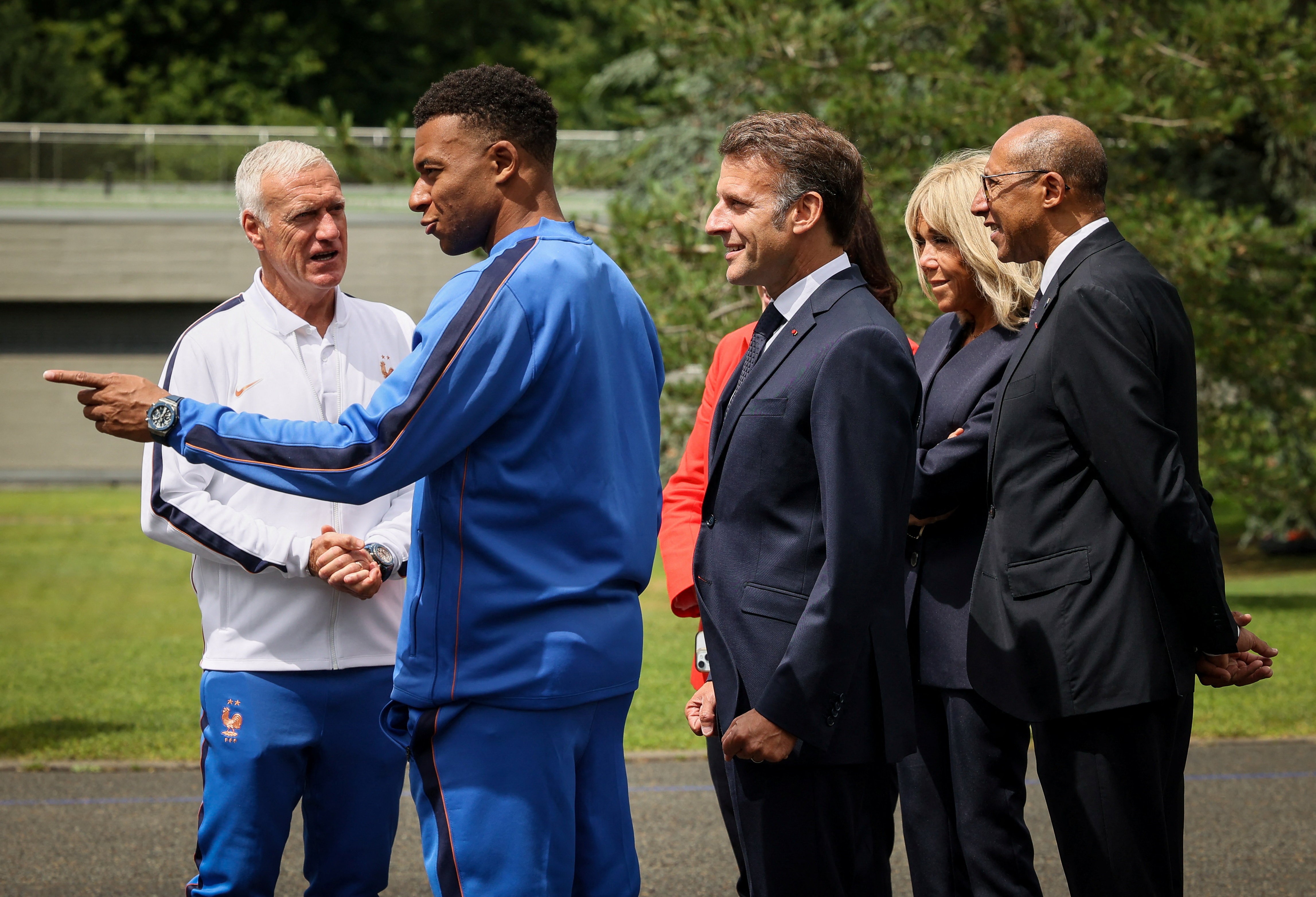 Presidente da França parabeniza seleção após eliminação na Copa: "Equipe jovem e cheia de futuro"