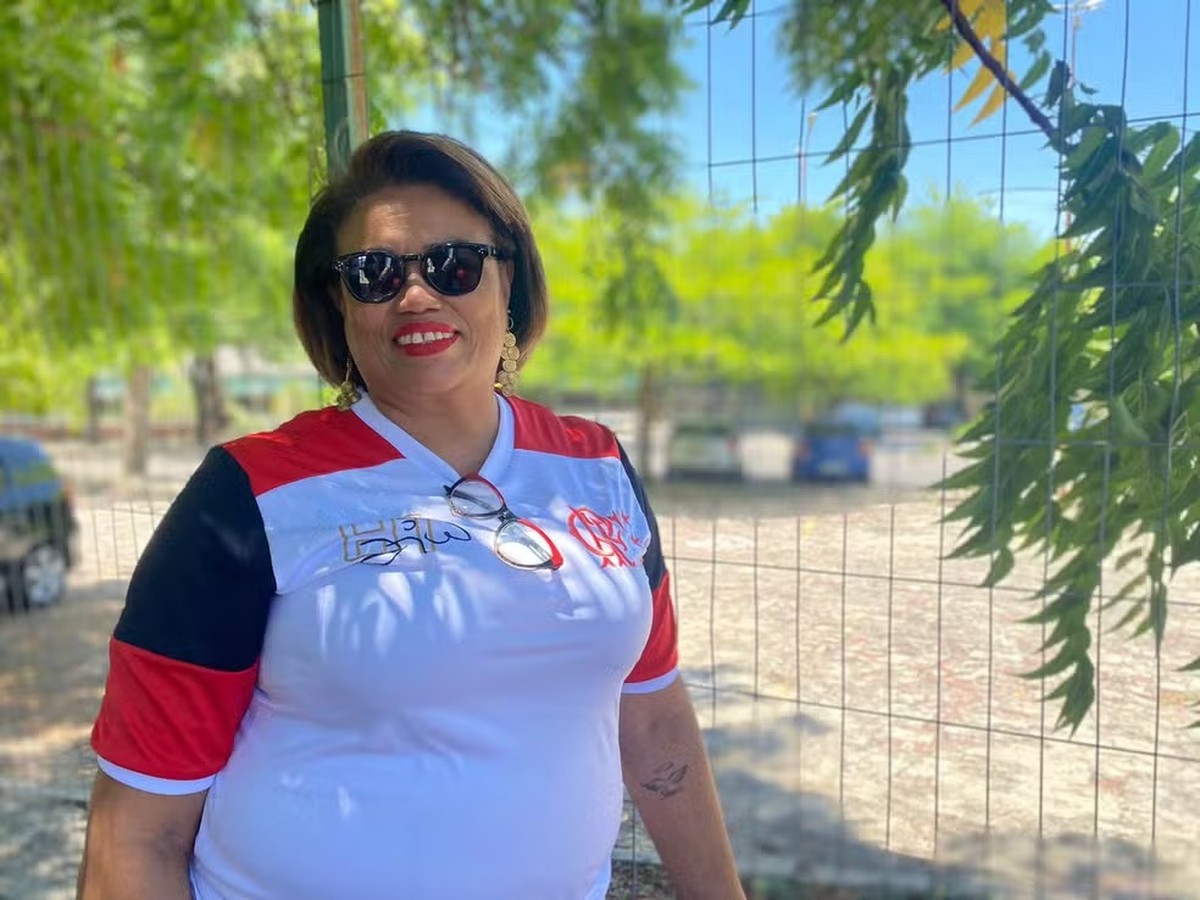 Final do ENEM: Candidata vestida com camisa rubro-negra e óculos do Flamengo.