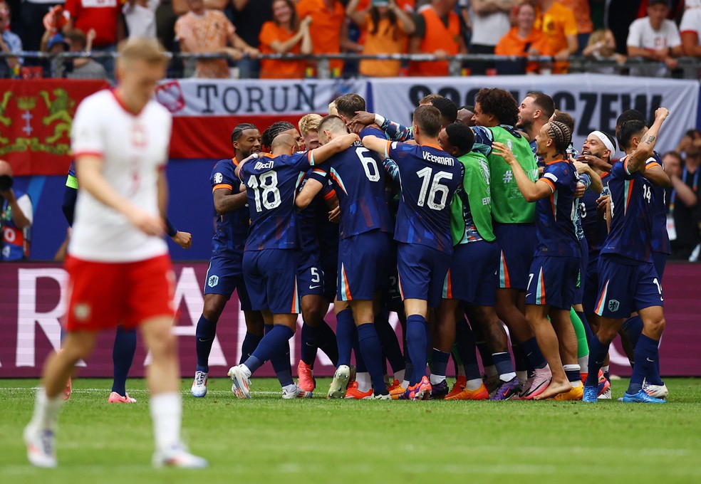Weghorst gol Holanda Pol&ocirc;nia &mdash; Foto: Kacper Pempel/Reuters