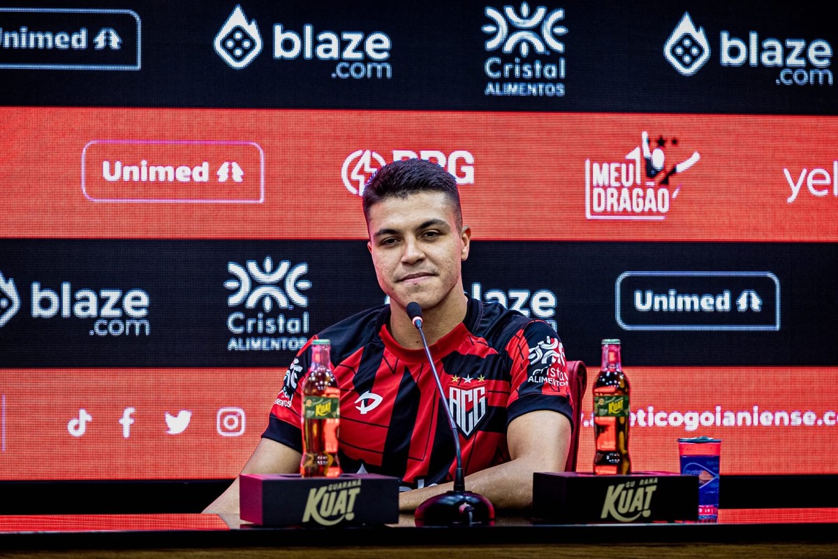 Roni vibra com primeiro gol pelo Atlético-GO e destaca parceria com ...