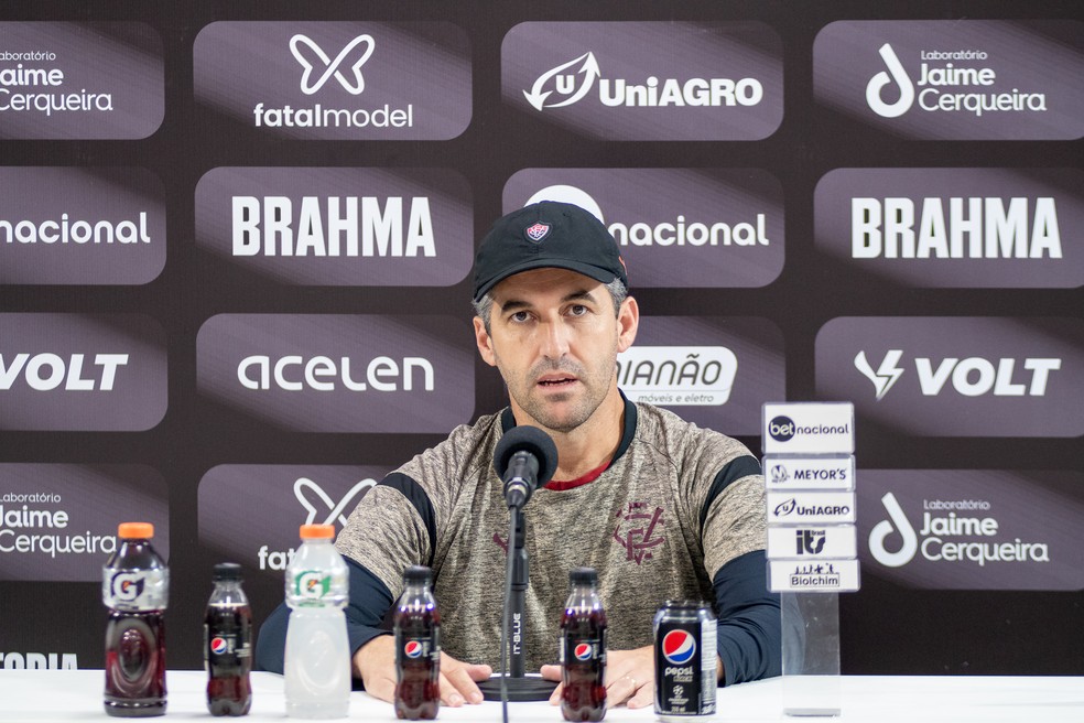 Estamos trabalhando situações", diz Léo Condé sobre time do Vitória para  enfrentar o Atlético-GO - Notícias - Galáticos Online