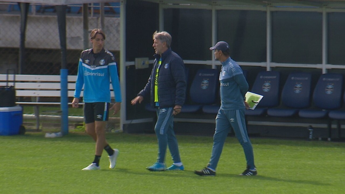 Capitão de volta: Grêmio contará com Geromel à disposição após quase 10 meses