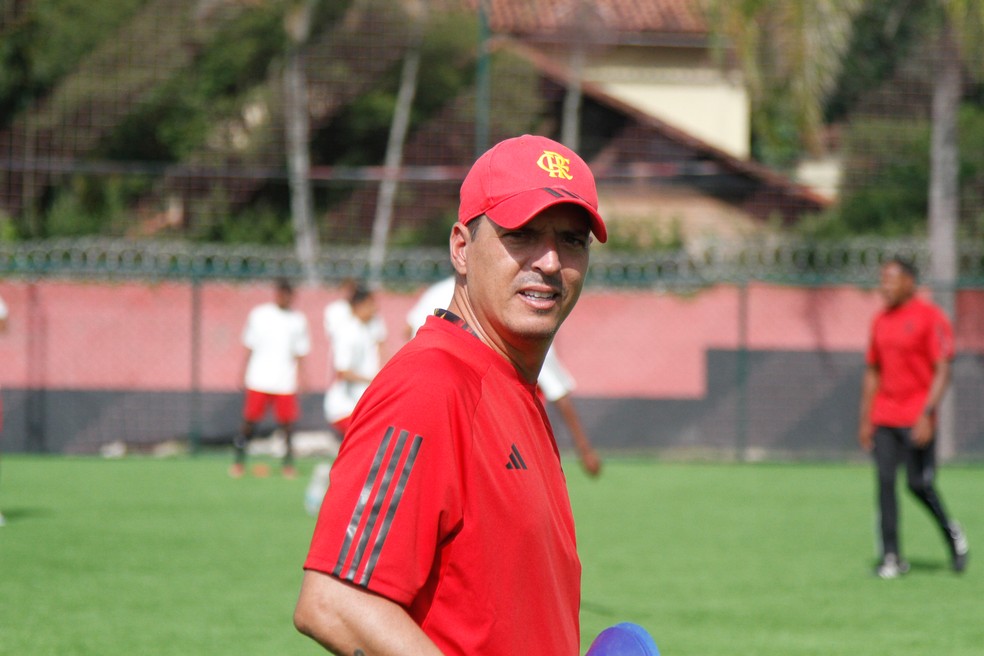 Raphael Bahia é o técnico do sub-16 do Flamengo — Foto: Divulgação/Flamengo