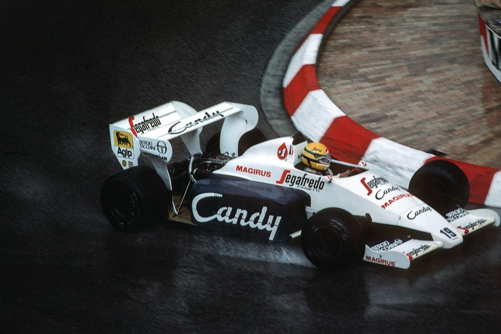 Senna acelera Toleman-Hart no GP de Mônaco de 1984 — Foto: Getty Images