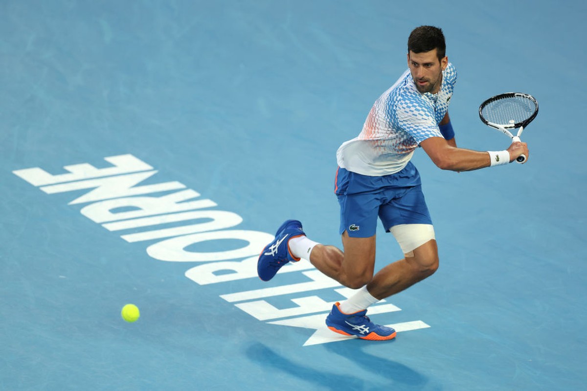 Djokovic atropela Rublev, vai à semi do Australian Open e iguala