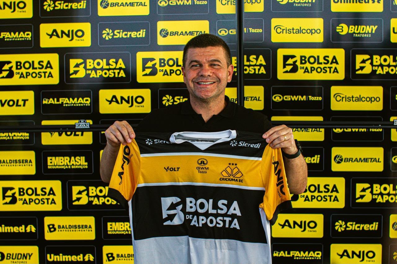 Novo técnico do Criciúma se emociona ao lembrar de Vadão: "Um professor para mim"
