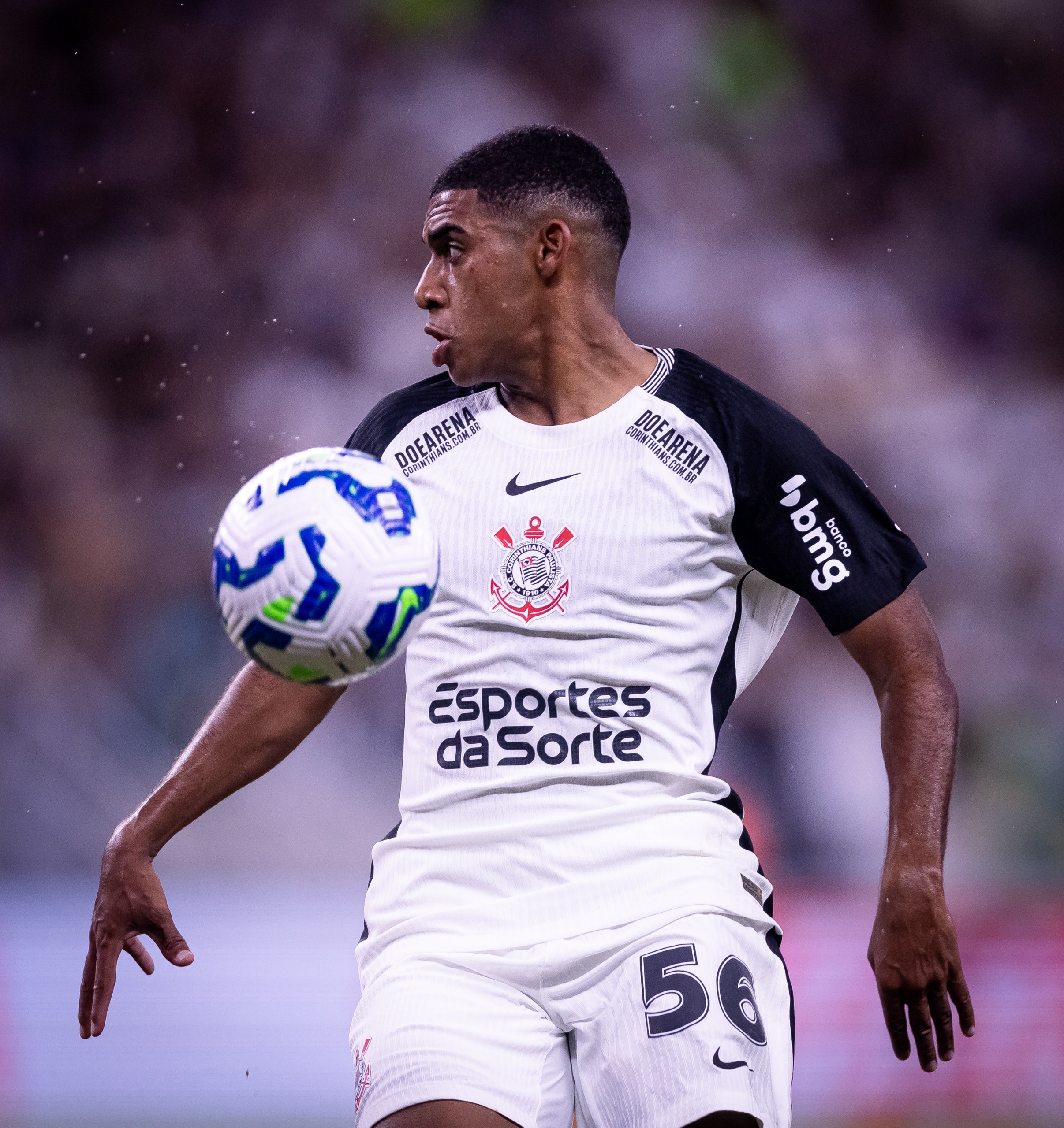 Dorival avalia evolução de Gui Negão como titular do Corinthians
