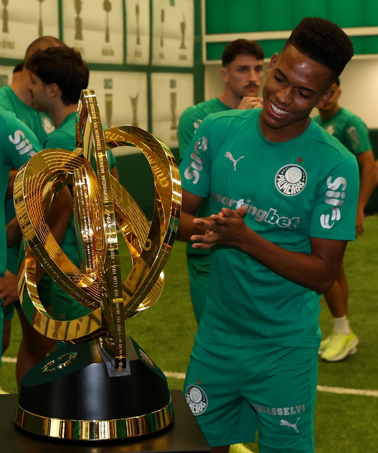 Estêvão se despede do Allianz com destaque em participações em gols