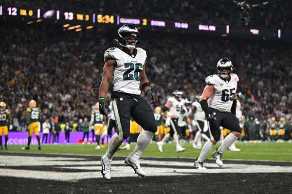 NFL: Philadelphia Eagles vence o Green Bay Packers no primeiro jogo no  Brasil