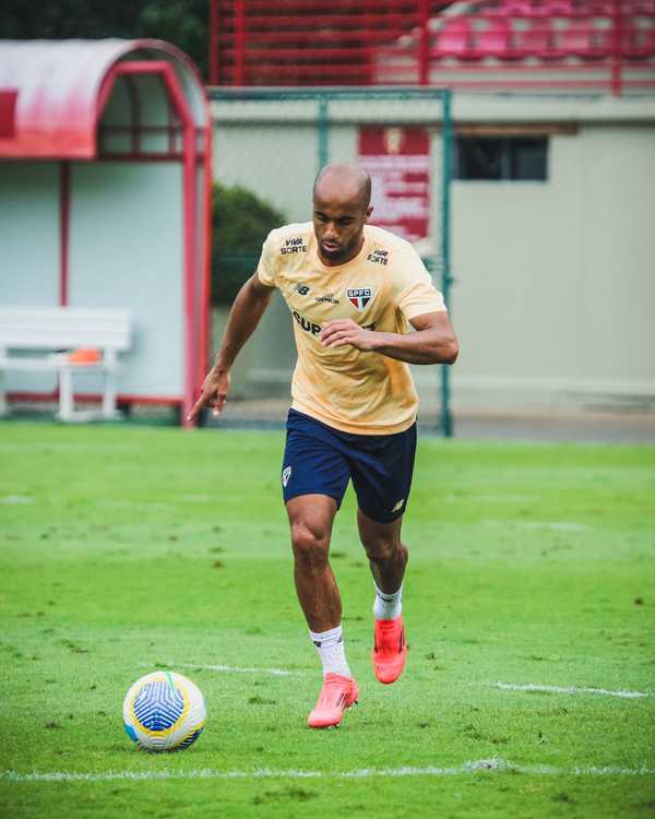 Zubeldía define time do São Paulo em treino tático para enfrentar o Bahia
