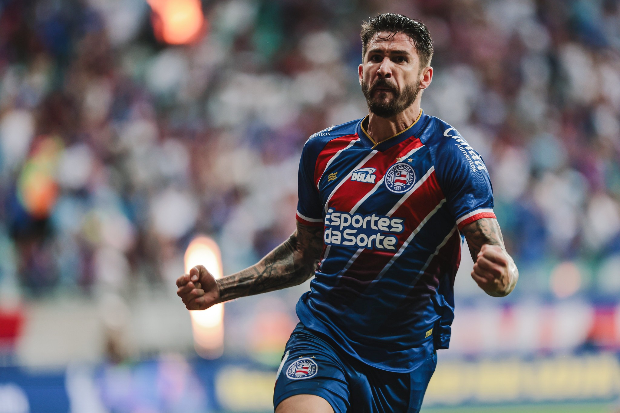 Fluminense anuncia a contratação do atacante Everaldo