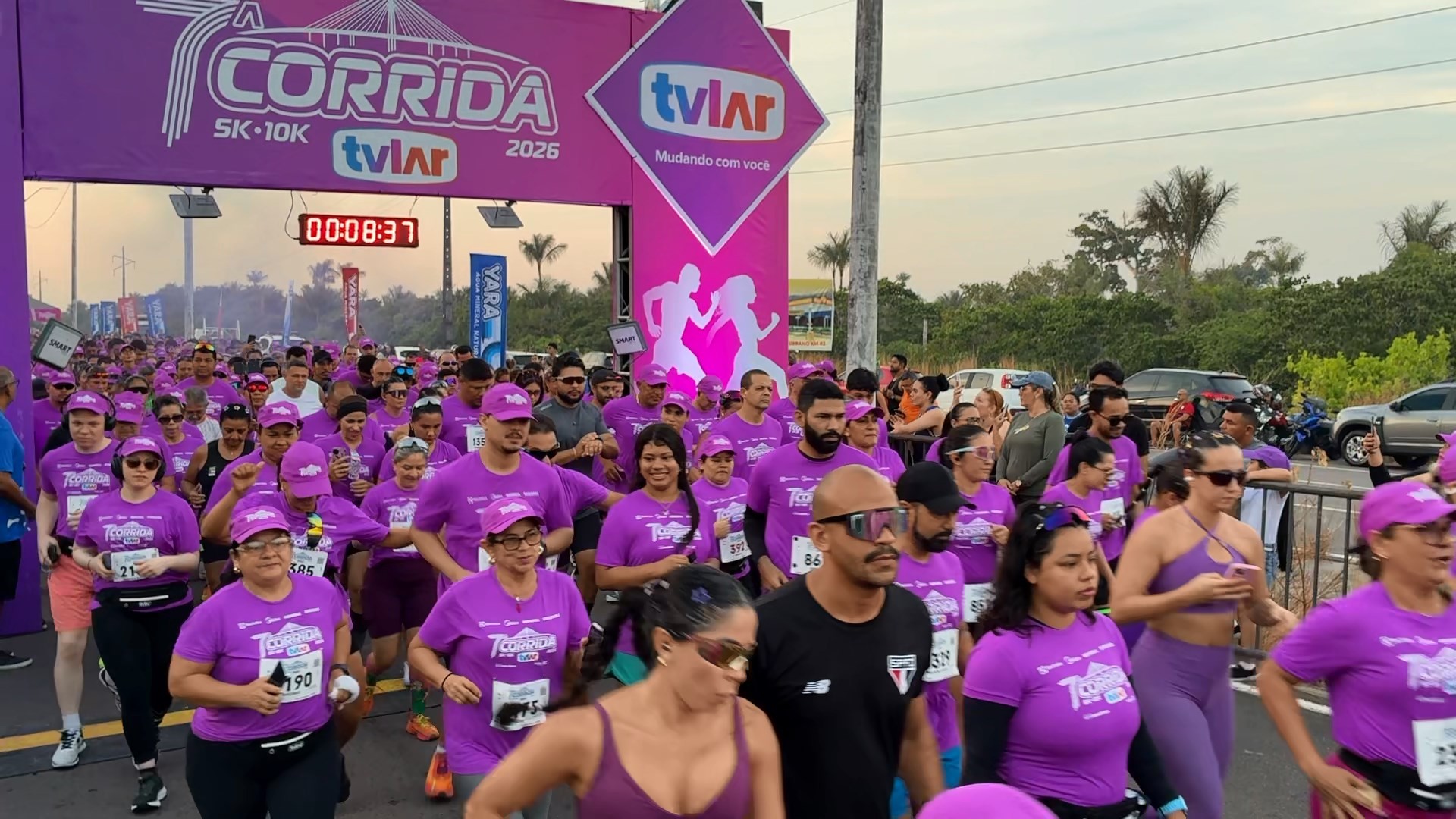 Corrida de rua reúne 2,5 mil participantes na Ponte Rio Negro, neste domingo