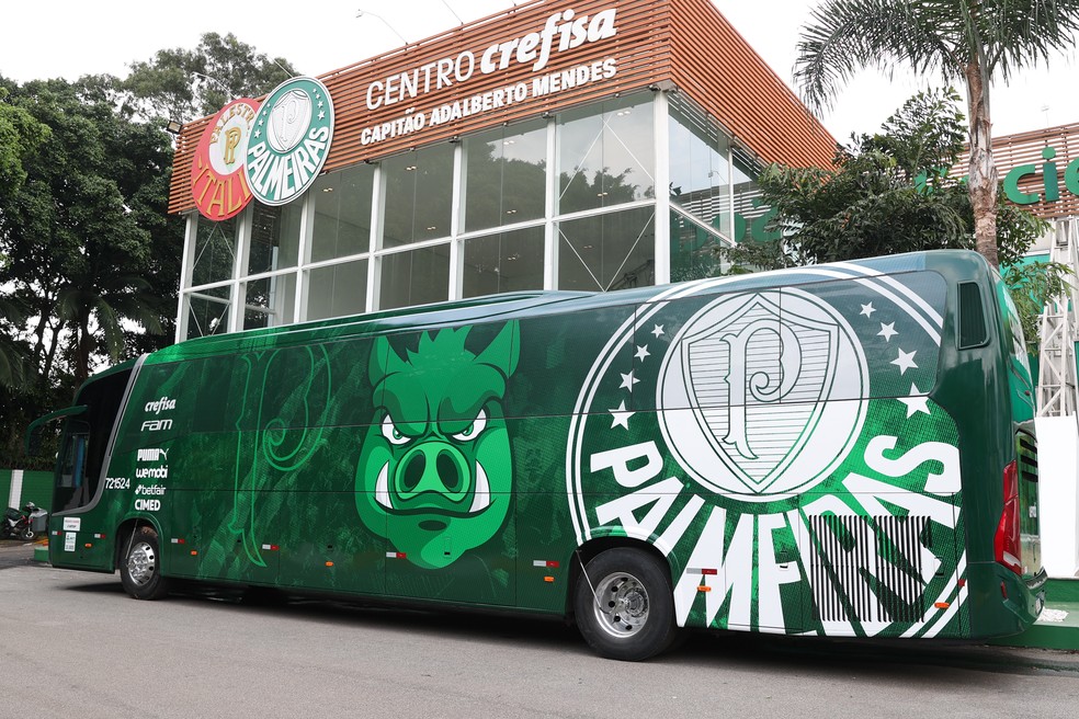 Ônibus do Palmeiras tem nova pintura — Foto: Fábio Menotti/Palmeiras