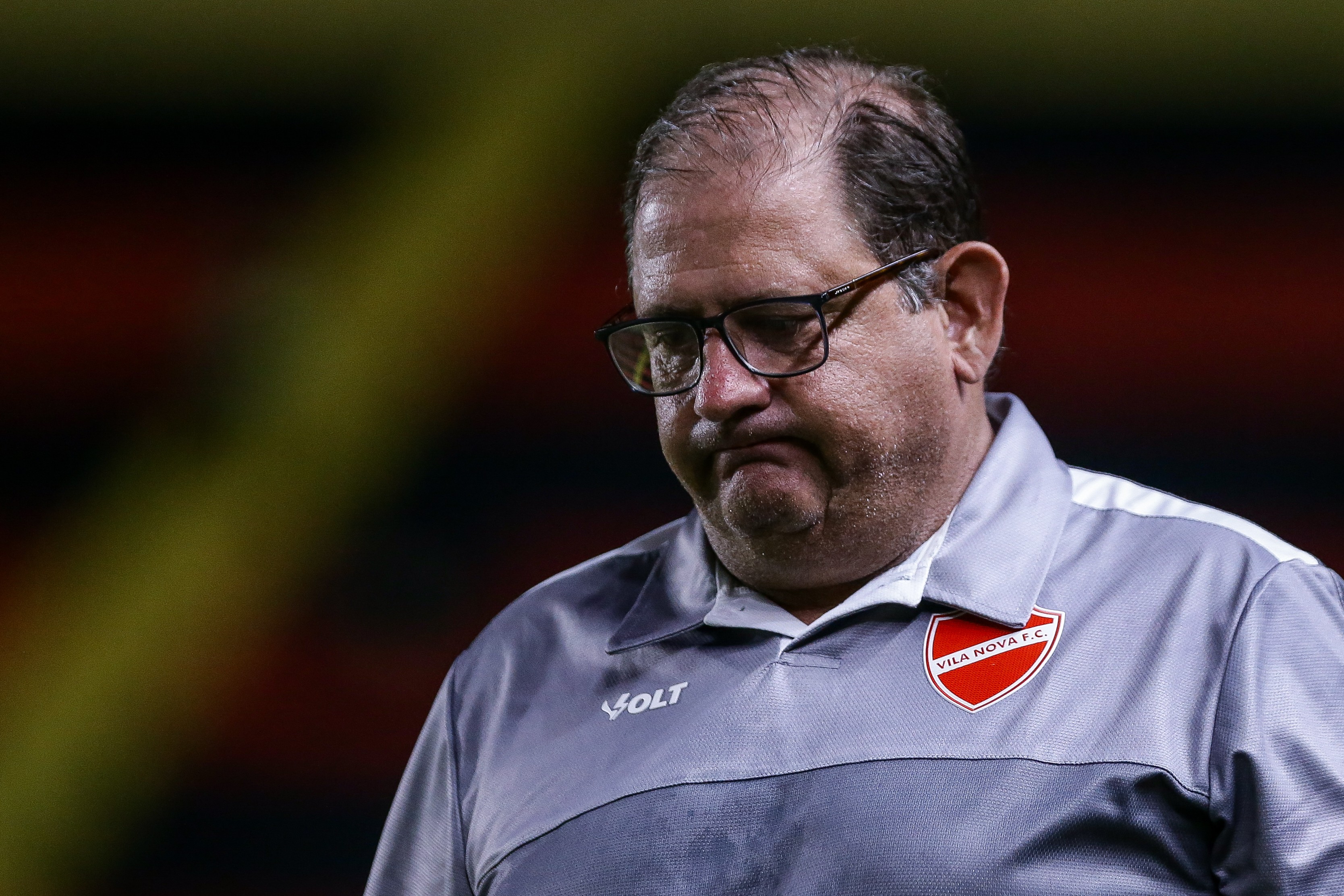 Guto Ferreira comenta goleada do Vila Nova e mira recuperação no clássico contra o Goiás
