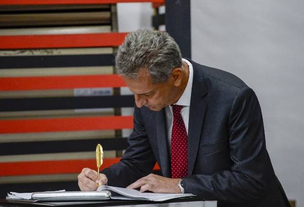 Landim detalha SAF que é modelo para fazer estádio do Flamengo e mira dominar futebol por 50 anos