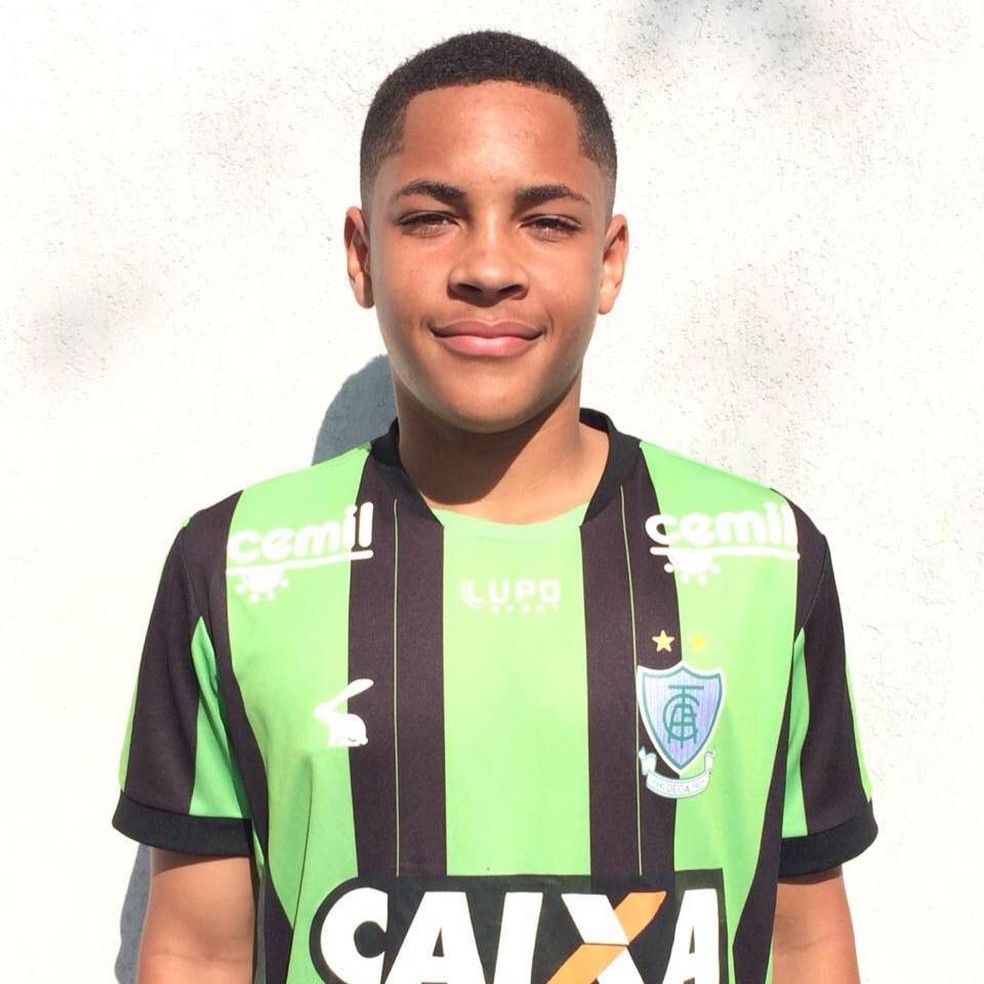 América-MG embolsa R$ 8,4 milhões com venda de Vitor Roque ao Athletico-PR | américa-mg | ge