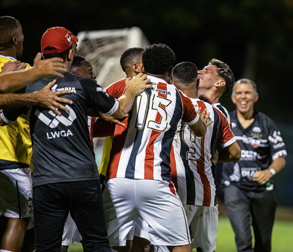 Comemoração do River-PI em Altos x River-PI, Campeonato Piauiense 2024 — Foto: Weslley Douglas